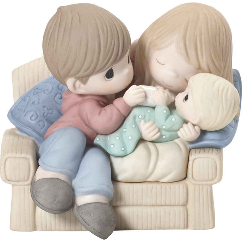 【お買得】 Precious Moments A Baby Makes Love Stronger Couple with Baby 置物